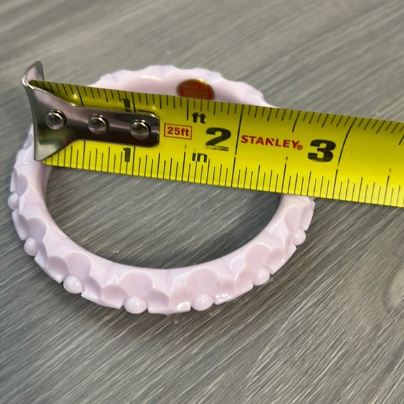 Vintage Light Purple Plastic Bangle with Flower Design, EUC - Picture 6 of 6
